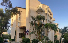 Гостиница Luxor Hotel  Джуния